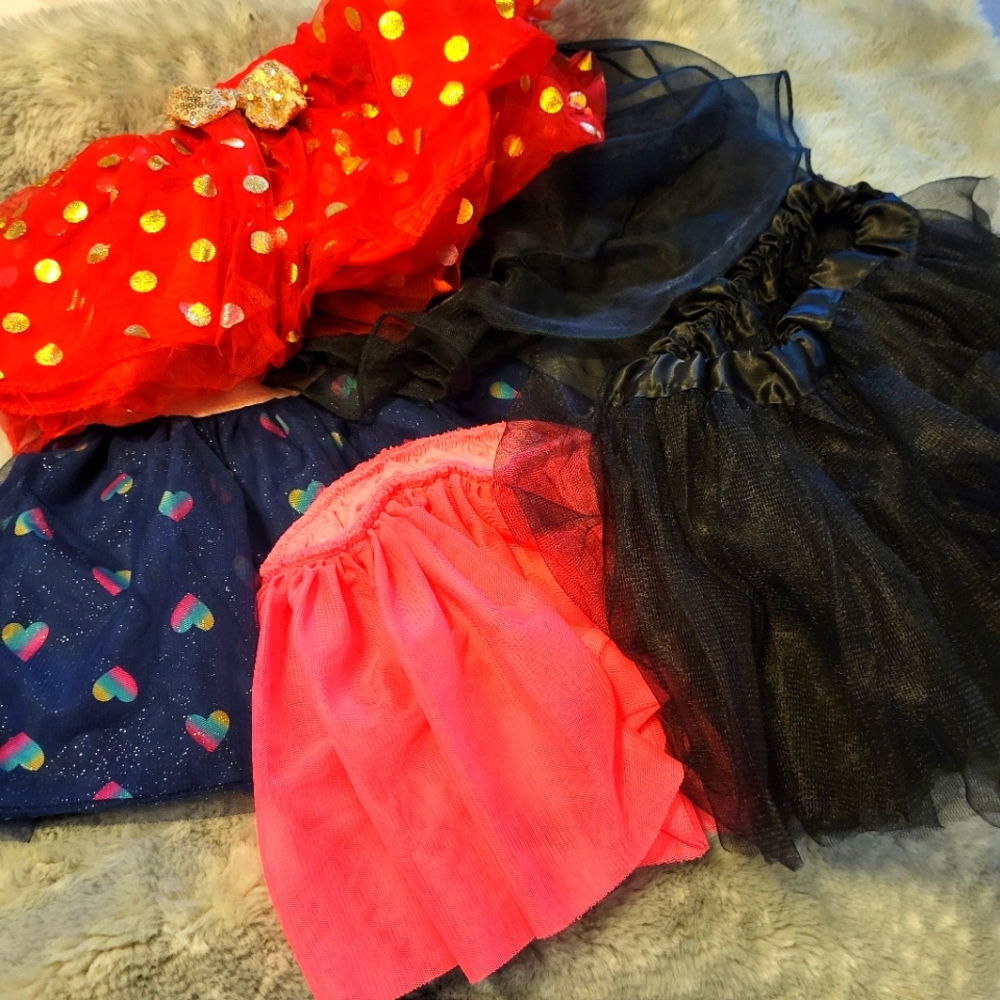 5 various sized tutus